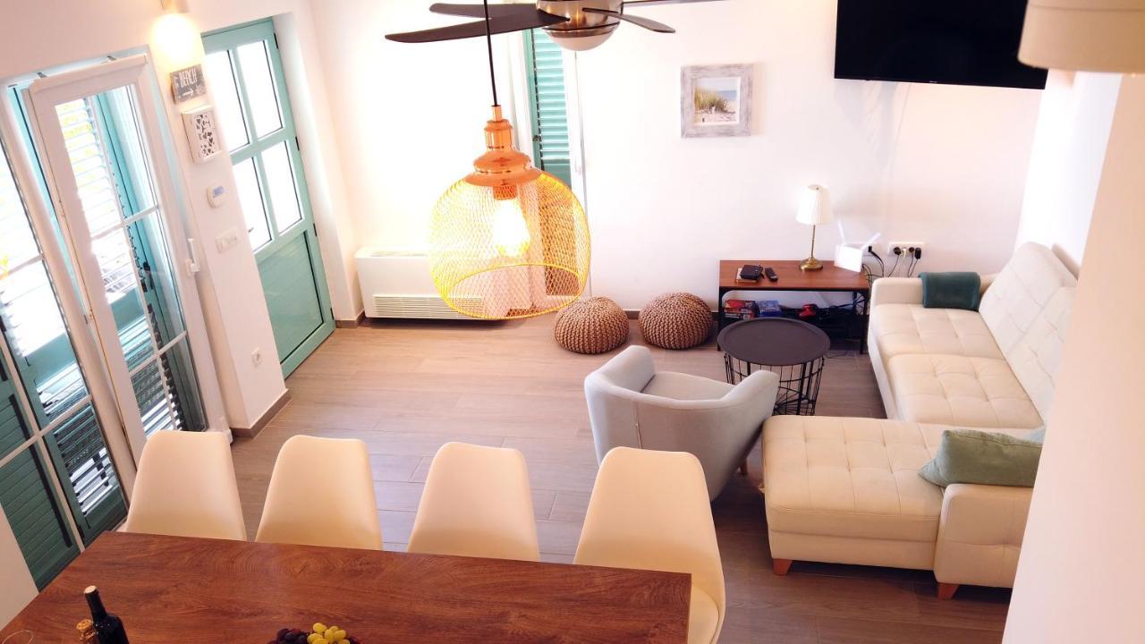Beach House Ana Sukosan Exterior photo